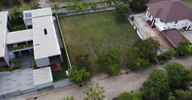 ขายที่ดิน หมู่บ้านวินด์มิลล์ พาร์ค บางนาตราด กม.10 (Windmill Park) ขนาด 409 ตารางวา ใกล้สนามกอล์ฟซัมมิท ตรงข้าม Megaบางน