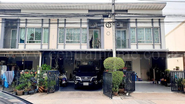 P1 ทาวน์โฮม พลีโน่ ติวานนท์ - แจ้งวัฒนะ วิวสวน ใกล้โรงเรียนพระหฤทัยนนทบุรี