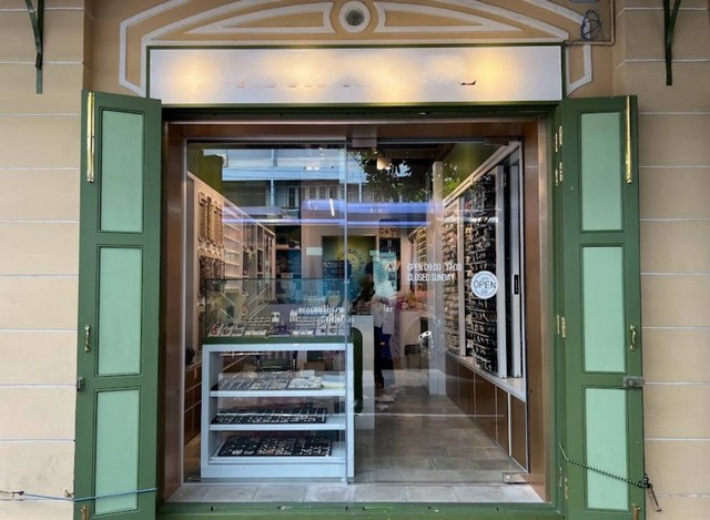 HR2634ให้เช่าตึกแถว 2.5  ชั้น ริมถนนย่านเยาวราช เหมาะทำคาเฟ่ ร้านอาหาร ร้านจิวเวอรี่