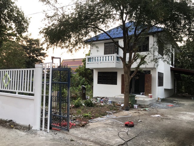 เช่าหรือซื้อยังไงก็คุ้ม บ้านปูน 1 ชั้น ต.บางเลน อ.บางใหญ่ 100 วา แหล่งเจริญ  นนทบุรี เนื้อที่ ราคาคุยได้ค่ะ