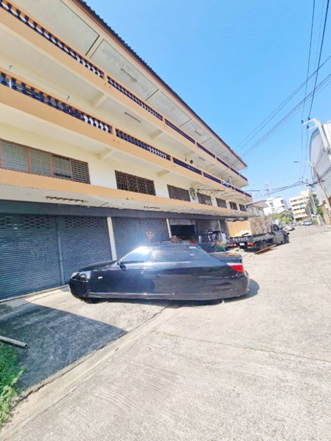 BTS อ่อนนุช 900ม. อาคารพาณิชย์ 7คูหา มีลิฟท์ 4 ชั้น โลตัส สุขุมวิท50 600ม.ถูกที่สุดในโลก 8นอน 5น้ำ 2,002 ตร.ม.  282ตร.วา. 