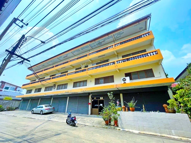 ถูกที่สุดในโลก โลตัส สุขุมวิท50 BTS อ่อนนุช 900ม. อาคารพาณิชย์ 7คูหา มีลิฟท์ 4 ชั้น  600ม. 8นอน 5น้ำ 2,002 ตร.ม.  282ตร.วา. 