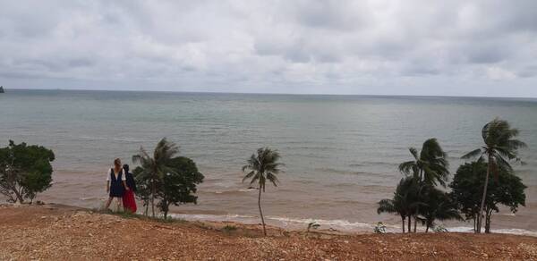 ขายที่ดินติดทะเลด่วน ที่ดินมีเนื้อที่ขนาด 11 ไร่ 1 งาน 16 ตารางวา ตั้งอยู่ที่ตำบลชุมโคอำเภอปะทิว จังหวัดชุมพร