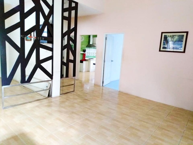 ดูโฮม บางบัวทอง ลำโพ ให้เช่าบ้านเดี่ยว 2 ชั้น 56ตรว. 165ตรม. ใหญ่มาก เฟอร์ครบ 3นอน 2น้ำ 1จอดรถ 2แอร์ หน้าถนนกว้าง