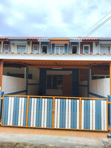 #หมู่บ้านแฟมิลี่ซิตี้นาป่า  ทาวน์เฮ้าส์2ชั้น บนเนื้อที่  18  ตรว. 2ห้องนอน2ห้องน้ำ