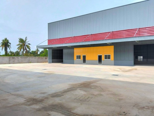 โกดังให้เช่า  ขนาด 500/1000  /2000 ตรม. สีเหลือง หนองปลาไหล บางละมุง ชลบุรี