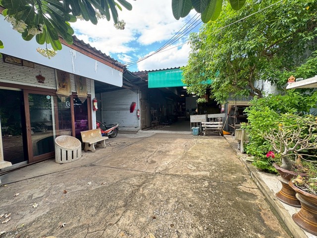 ขายที่ดินเปล่าแถมสิ่งปลูกสร้างเป็นโรงเหล็ก พร้อมใบรง.ที่ดินซอยสามัคคี49แยก3 นนทบุรี