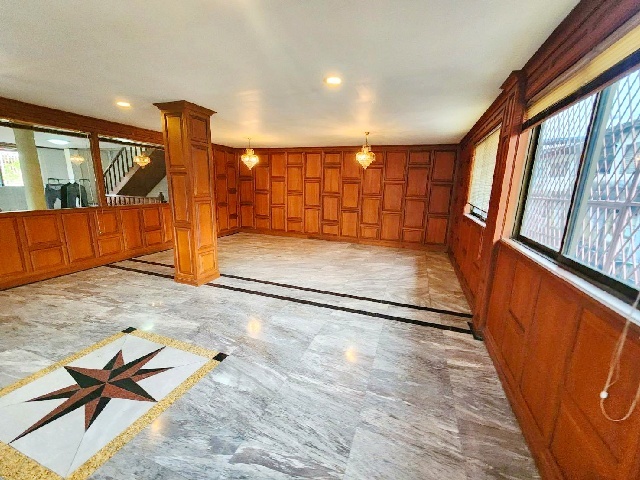 ขายอาคารพาณิชย์ 2คูหา 4ชั้น สถานฑูตจีน เซ็นทรัล พระราม 9 800ม.MRTพระราม9 800ม.ฟอร์จูนทาวน์ 600ม. 25ตร.วา. 385ตร.ม. 4นอน 3น้ำ 7แอร์ รัชดา3