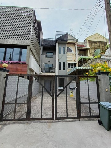 ให้เช่าสำนักงาน3ชั้นย่านลาดพร้าวบางกะปิรามคำแหงซอยลาดพร้าว124ใกล้MRTมหาดไทยท่าเรือมหาดไทย