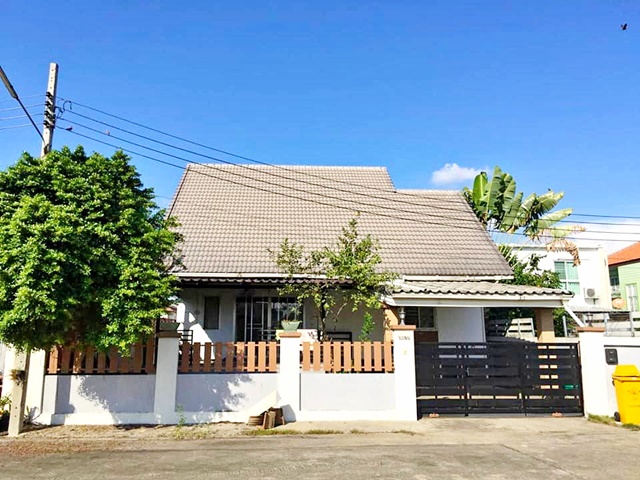 ใหญ่มาก เฟอร์ครบ ดูโฮม บางบัวทอง ลำโพ ให้เช่าบ้านเดี่ยว 2 ชั้น 56ตรว. 165ตรม. 3นอน 2น้ำ 1จอดรถ 2แอร์ หน้าถนนกว้าง 