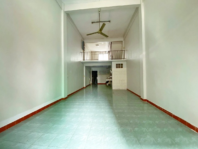 เดอะ มอลล์ ท่าพระ 2.4 กม.MRTท่าพระ 600 ม. ให้เช่าอาคารพาณิชย์ 4 ชั้น  20ตร.วา.320ตร.ม.อาชีวศึกษาธนบุรี 1.1 กม.สะอาด โล่ง โปร่ง 4 นอน 4 น้ำ