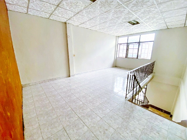 ให้เช่าอาคารพาณิชย์ 4 ชั้นเดอะ มอลล์ ท่าพระ 2.4 กม. 18ตร.วา.318ตร.ม. MRTท่าพระ 600 ม. อาชีวศึกษาธนบุรี 1.1 กม.สะอาด โล่ง โปร่ง 4 นอน 4 น้ำ