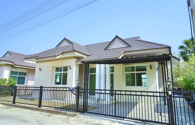 ขาย-ให้เช่า บ้านเดี่ยว สาริกา-นางรอง หลวงพ่อปากแดง แม็คโคร นครนายก 300ม. จังหวัดนครนายก (บ้านใหม่)  68ตรว. โรงพยาบาลนครนายก 3นอน 2น้ำ