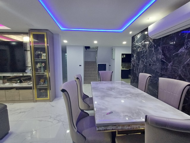 HR2644ให้เช่าบ้านเดี่ยว หมู่บ้านฐานทอง ถนน เฉลิมพระเกียรติรัชกาลที่ 9 ซอย 54 ใกล้สวนหลวงร.9 เดินทางสะดวก