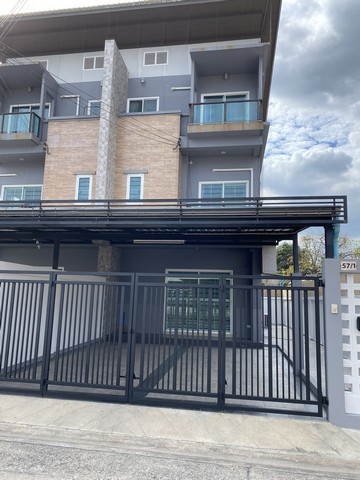 ให้เช่าทาวน์โฮม3ชั้นย่านโชคชัย4นาคนิวาสลาดพร้าววังหินพร้อมอยู่ใกล้MRTโชคชัย4