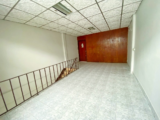 อาชีวศึกษาธนบุรี 1.1 กม.เดอะ มอลล์ ท่าพระ 2.4 กม.ให้เช่าอาคารพาณิชย์ 4 ชั้น 20ตร.วา.320ตร.ม.สะอาด โล่ง โปร่ง 4 นอน 4 น้ำ