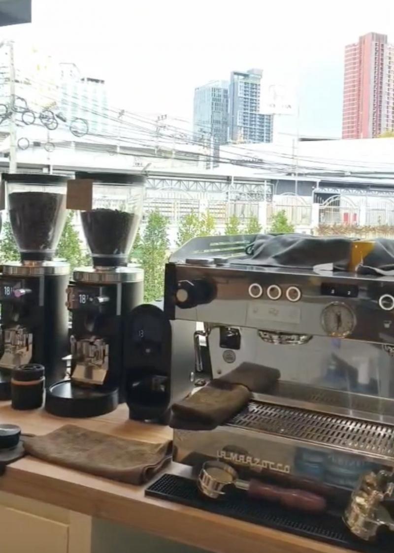 เซ้งขาดทุน คาเฟ่หรู ติดถนนใหญ่ รามคำแหง ใกล้แอร์พอร์ตลิ้ง เรทติ้ง4.9ดาว