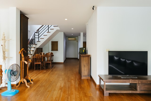 P891 ขาย บ้านเดี่ยว ตกแต่งสไตล์ไม้วินเทจ พร้อมสระว่ายน้ำ นาคนิวาส 37 ใกล้เซ็นทรัลอีสต์วิลล์ โชคชัย 4 สตรีวิทยา 2 ลาดพร้าว 71