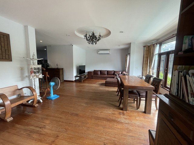 P888 ขาย บ้านเดี่ยว ตกแต่งสไตล์ไม้วินเทจเป็นธรรมชาติ พร้อม สระว่ายน้ำ ย่านนาคนิวาส 37 ใกล้เซ็นทรัลอีสต์วิลล์