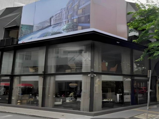 ให้เช่าอาคาร 3.5 ชั้น 2.5 คูหา หัวมุมซอยสุขุมวิท 43 ทำเลดี ใกล้ BTS พร้อมพงษ์, Emquatier, Emsphiere