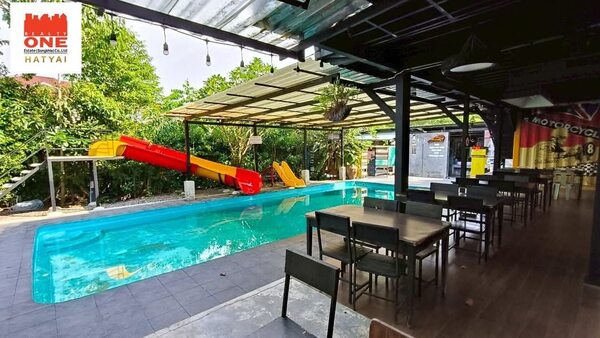 ขายกิจการร้านอาหาร + ที่พักอาศัย + สระว่ายน้ำ ทำเลทอง ใจกลางเมืองสงขลา เดินหน้าต่อได้ทันที หรือจะรีโนเวทเป็นพูลวิลล่าหรู ก็ปังไม่แพ้กัน