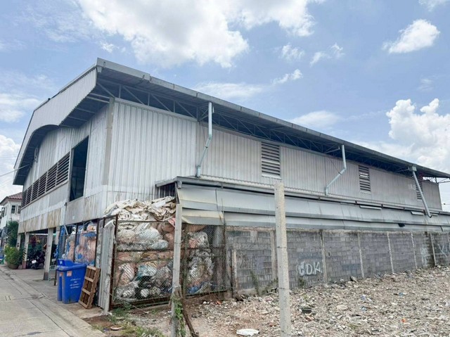 ที่ดินพร้อมโกดัง2ชั้น พื้นที่191ตร.ว. ซอยศรีด่าน3/3แยก2 สำโรงเหนือ สมุทรปราการ