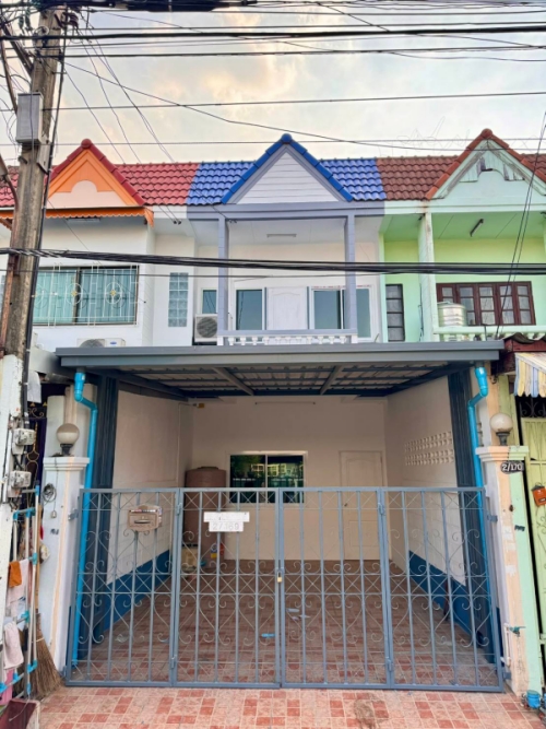 ขายทาวเฮาส์รีโนเวทใหม่ หมู่บ้านเฉลิมสุขนิเวศน์ 9 ซอยรามอินทรา 14  ปากซอยสถานีรถไฟฟ้ามัยลาภ เข้าอยู่ได้เลย 