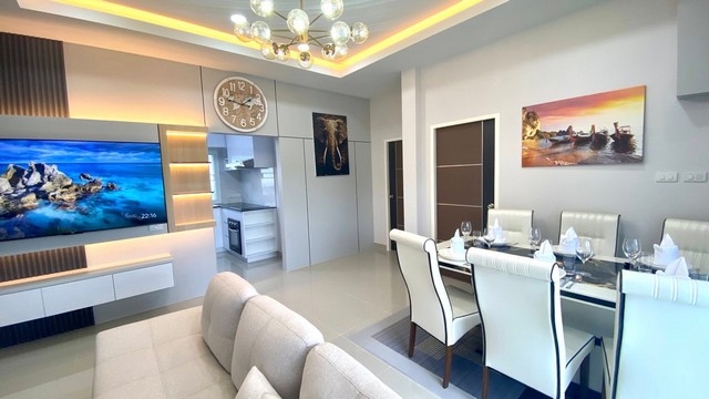 ขายบ้านเดี่ยวพูลวิลล่าพัทยา 75.7 ตรว 302.8 ตรม พร้อมสระว่ายน้ำส่วนตัว บ้านใหม่ไม่เคยเข้าอยู่ ตกแต่งสวย บิลท์อินเฟอร์นิเจอร์ครบครัน