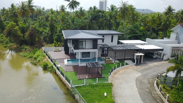 ขายวิลล่าสวย อ.เมือง สุราษฎร์ธานี For Sale  Modern Newly Renovated Villa in Suratthani