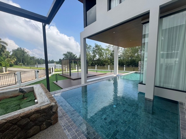 ขายวิลล่าสวย อ.เมือง สุราษฎร์ธานี For Sale  Modern Newly Renovated Villa in Suratthani