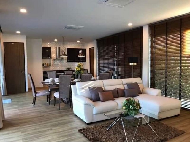 พูลวิลล่า 2 ชั้น สไตล์โมเดิร์น บรรยากาศดี ร่มเย็น วังตาล หางดง