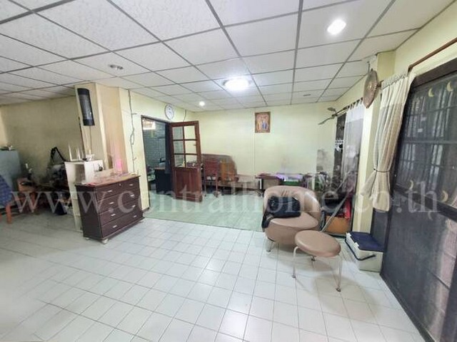 B1 ทาวน์เฮ้าส์อรุณธร 2 ชั้น หลังริม ติดถนนใหญ่ สุขาภิบาล 5