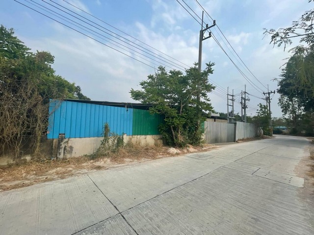 ขายที่ดินพร้อมโกดัง  บนเนื้อที่   2 ไร่  พื้นที่ใช้สอย 1,100   ตรม พร้อมออฟฟิศและบ้านพักคนงาน