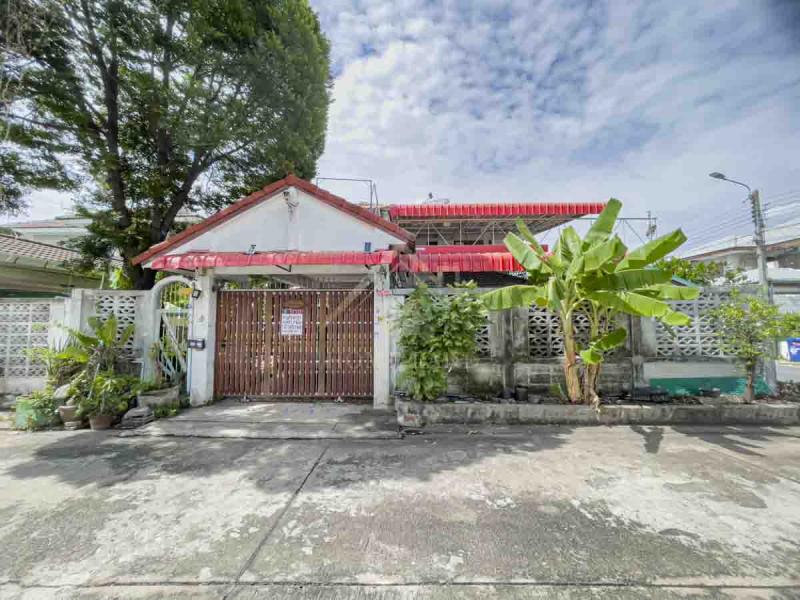 บ้านเดี่ยว 2 ชั้น หมู่บ้าน มิตรประชา วิลล่า 15 บางบัวทอง ถ. บางกรวย - ไทรน้อย หลังมุม