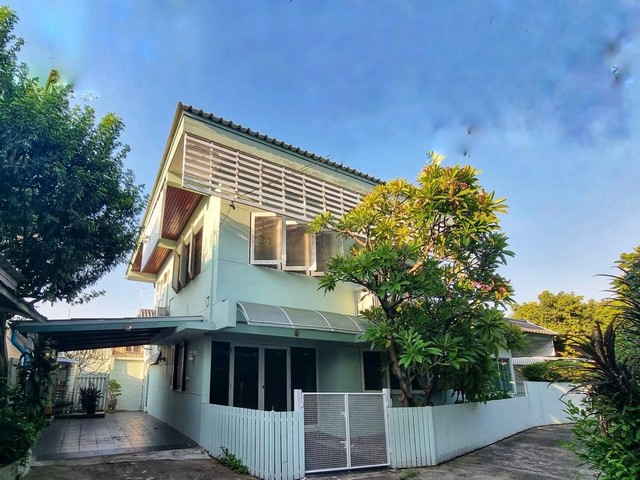 ให้เช่าบ้านเดี่ยว 2 ชั้น 160 ตร.ม. 3 ห้องนอน สงบ ร่มรื่น ส่วนตัว ใกล้ตลาดราชวัตร ใกล้โรงเรียนสามเสนวิทยาลัย