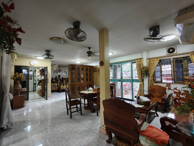 ขายบ้านเดี่ยว ชั้นเดียว หมู่บ้านริมสวน รามคำแหง 148 รีโนเวทใหม่พร้อมอยู่ ห่างจากถนนรามคำแหงแค่ 650 เมตร ใกล้รถไฟฟ้า หลังริม