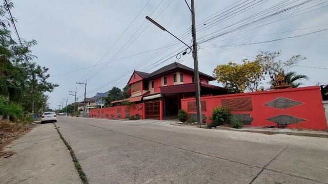 ขายบ้านเดี่ยวหมู่บ้านไม้งามลำลูกกาคลอง12ลำลูกกา เหมาะทำธุรกิจ SME พึ่งทาสีใหม่ทั้งหลัง