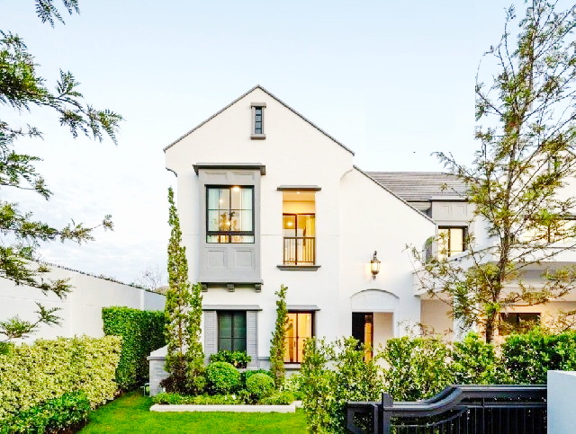 พระราม 9 กรุงเทพกรีฑาตัดใหม่ ให้เช่าบ้าน 4นอน มุมหรูหรา 2ชั้น รร.นานาชาติแอสคอต 800 ม. นันทวัน 1110ตร.วา. 310ตร.ม. 5 น้ำ กลิ่นอายฝรั่งเศส 