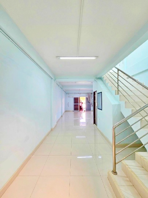 ตลาดพระราม5 3.5กม.2-3 นอนตลาดพระเงิน 1.6 กม. วัดส้มเกลี้ยง ให้เช่าทาวน์เฮาส์ 2 ชั้น 20 ตร.วา.150ตร.ม.ปลายบาง  2 น้ำ รพ.บางใหญ่ 3.4 กม.