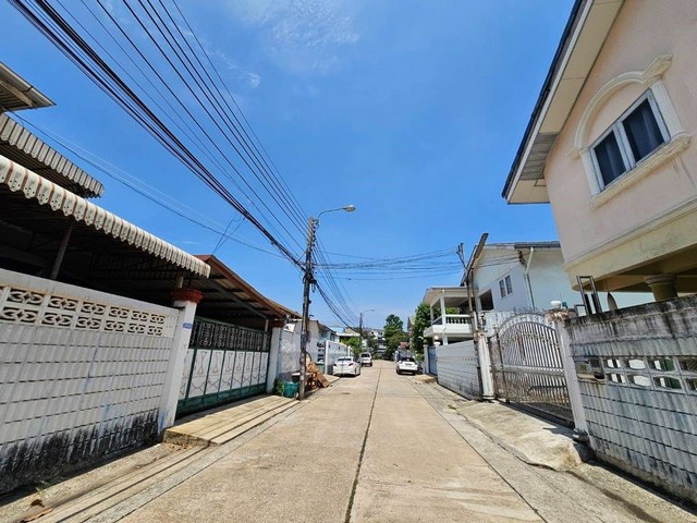 บ้าน - 8900000 BAHT. 4BR4Bathroom ขนาดพื้นที่ 12 sq.wa 1 ngan 0 Rai ไม่ไกลจาก ไบเทคบางนา หั่นราคา กรุงเทพ