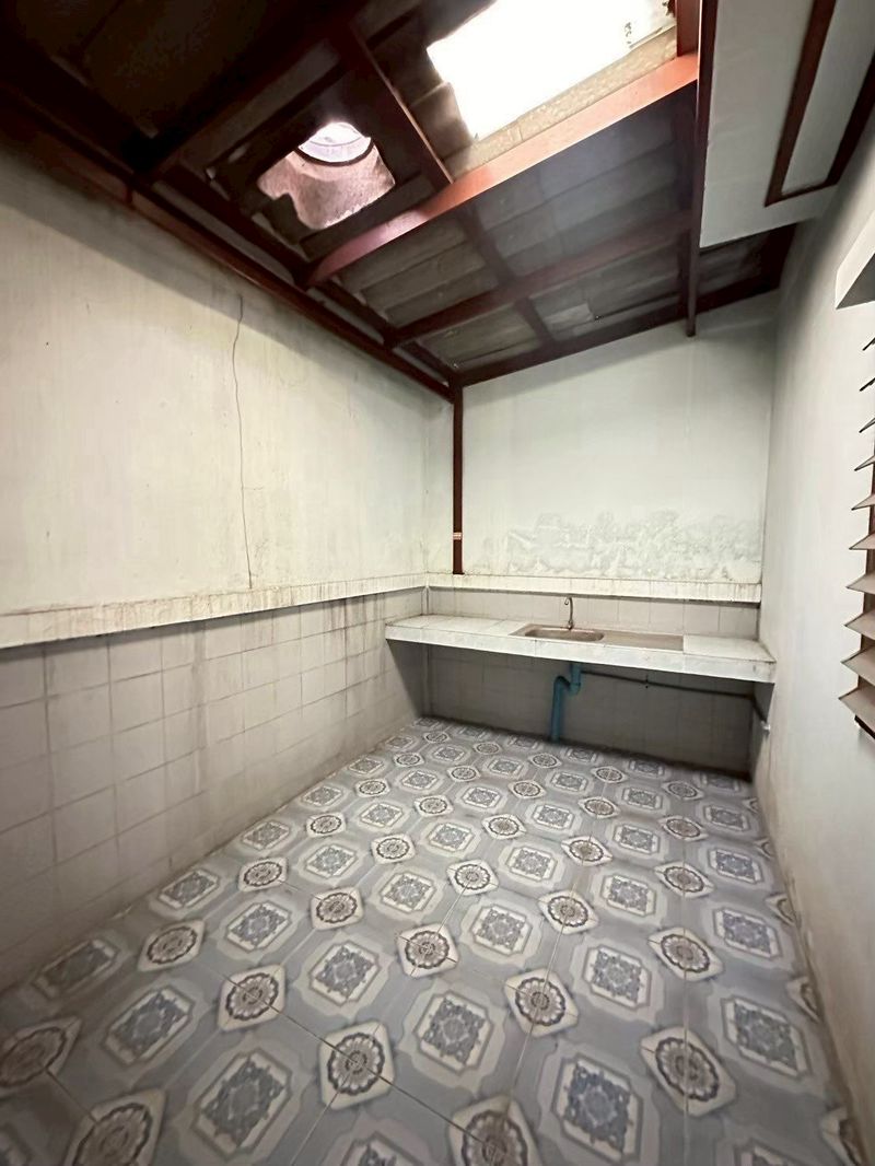 Townhouse หมู่บ้านพิมลราช2 ใหญ่ขนาด 16 ตารางวา 0 ngan 0 Rai 2 ห้องนอน 1 น้ำ 1150000 BAHT. ใกล้กับ เซ็นทรัลเวสต์เกต  ทำเลเด่น -