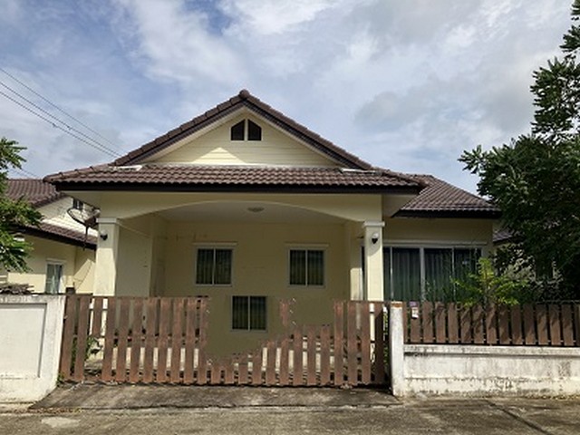 ขายบ้านหมู่บ้านปรีดาแกรนด์ ถนนสาย 11  ตำบลมะขามคู่ อำเภอนิคมพัฒนา จังหวัดระยอง