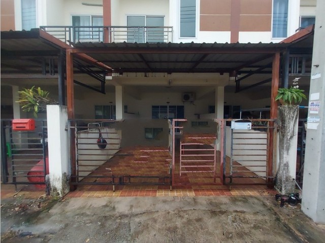 ขายทาวน์เฮ้าส์หมู่บ้าน 9999 วิลเลจ ถ.ทรัพย์ธานี ตำบลปลวกแดง อำเภอปลวกแดง จังหวัดระยอง