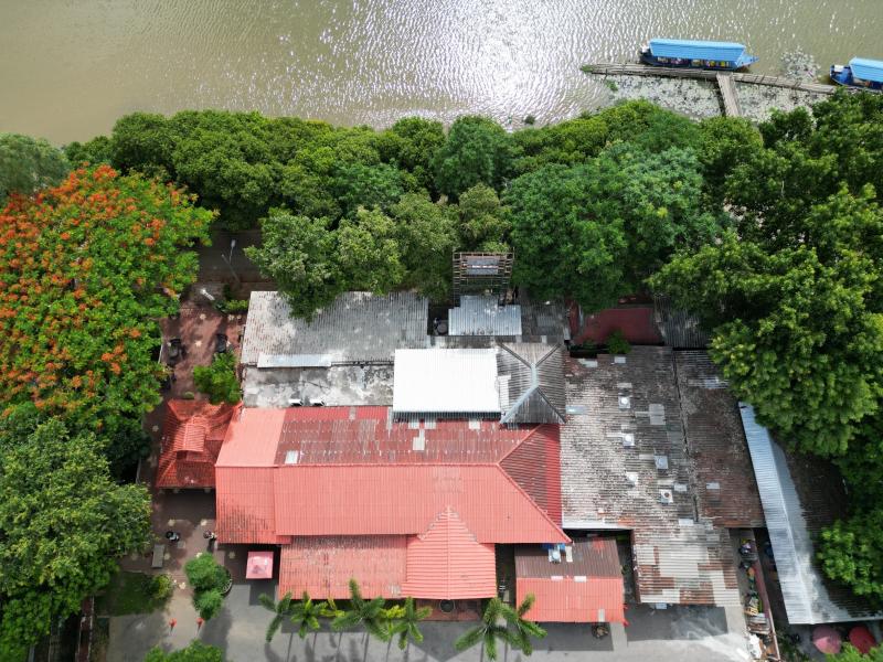 Land next to the Ping River in the heart of Chiang Mai, large plot of 616 sq.w., see Nawarat Bridge, near the US Consulate General