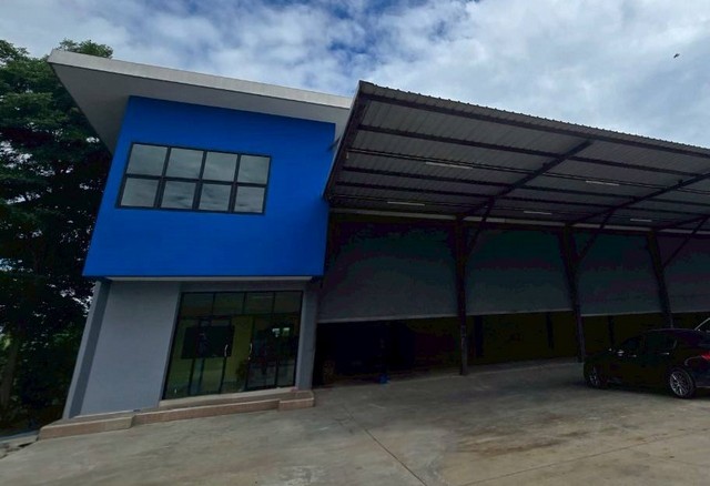 ให้เช่าโกดัง  550 ตรม. มีห้องพักคนงาน 3 ห้อง 2 ห้องน้ำ  ใกล้ขนส่ง ศาลายา1