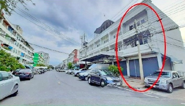 ย่านบางใหญ่ซิตี้ เซ็นทรัลเวสเกต 1.7 กม. อาคารพาณิชย์ 3 ชั้นมีดาดฟ้า ห้องริม 31ตรว. ติดถนน เหมาะทำธุรกิจออนไลน์ คลังสินค้า หรืออยู่อาศัย 