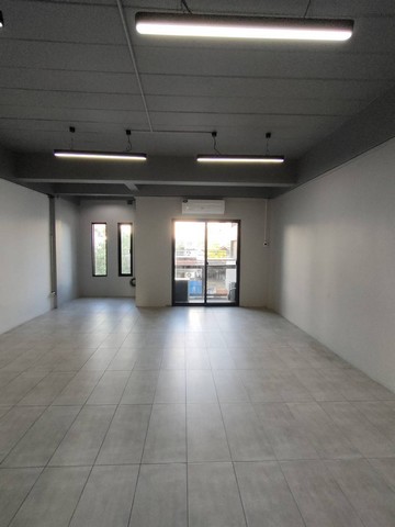 ให้เช่าตึกแถว3ชั้น4นอนย่านลาดพร้าวบางกะปิรามคำแหงซอยลาดพร้าว124สไตล์ลอฟท์ ใกล้MRTมหาดไทย