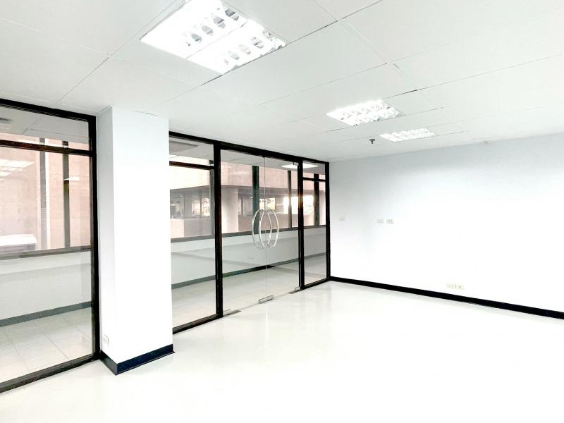 ให้เช่าตึกสำนักงานใจกลางเมือง ออฟฟิศย่านอโศก สุขุมวิท 21 สะดวกใกล้รถไฟฟ้า 73 ตรม