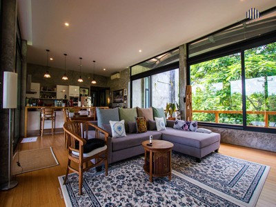 บ้านหรูสไตล์โมเดิร์นลอฟต์ ติดคลอง  3 ไร่ พร้อมสระว่ายน้ำ โซล่าเซลล์ ใกล้ตลาดน้ำอัมพวา ทำเลเงียบสงบ เหมาะสำหรับบ้านพักตากอากาศ