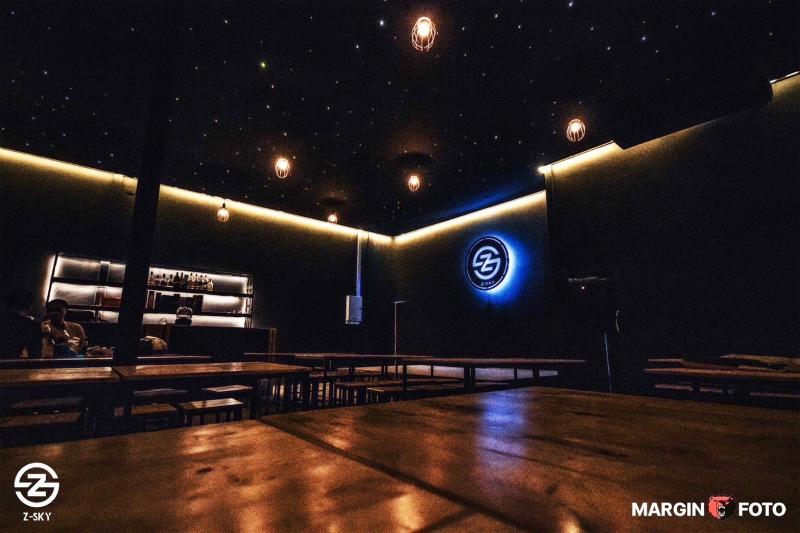 เซ้งร้านเหล้าหลังมหาลัยราชภัฏจันทรเกษม ซอยรัชดา 36 มีทีมงาน+เด็กเสริฟ+แม่ครัว ด่วนเดือนนี้ 400,000บ.